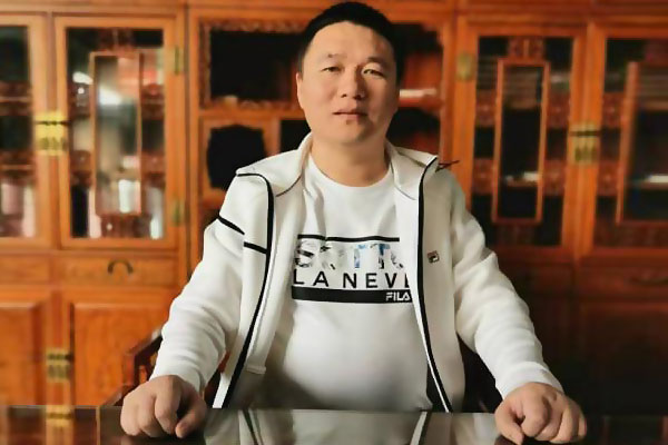 鼎鋒門業吳總