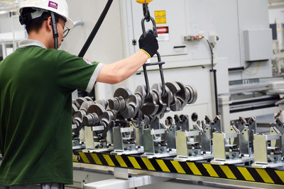 國(guó)產(chǎn)化新篇章 奇瑞捷豹路虎發(fā)動(dòng)機(jī)工廠盛大開業(yè)，2.0T動(dòng)力總成本地化裝配啟航